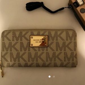 MK Cream Wallet
